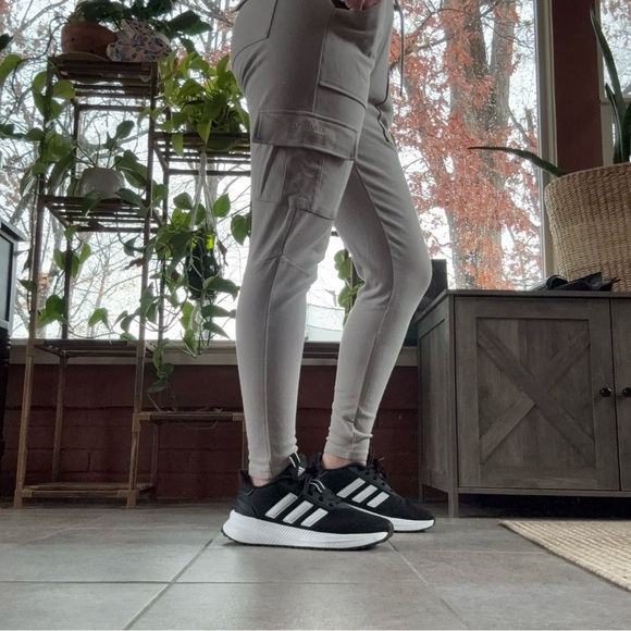 Alphalete Identity Cargo Light Gray Joggers Size Medium - Picture 11 of 11